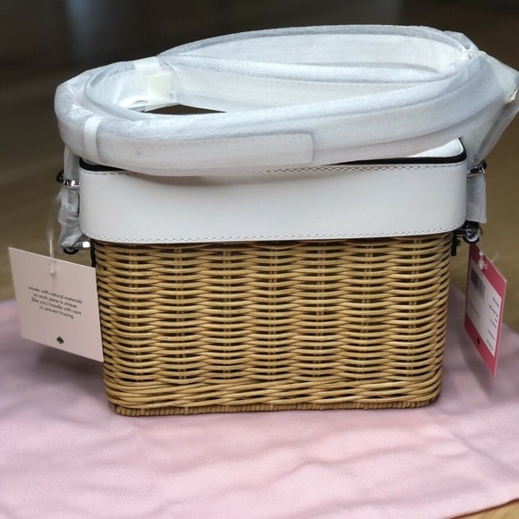 Kate Spade 3-D Rose Wicker Camera Crossbody Bag - Picture 2 of 9